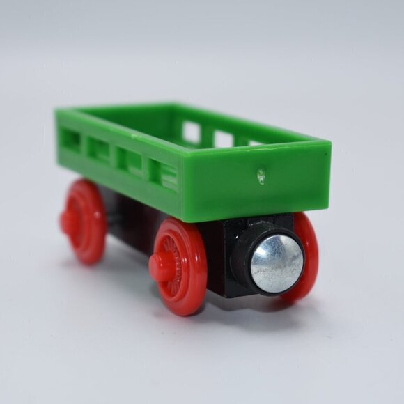 Thomas & Friends Wooden Railway Little Engine SANTA`S DELIVERY COACH 2012 - Picture 4 of 6